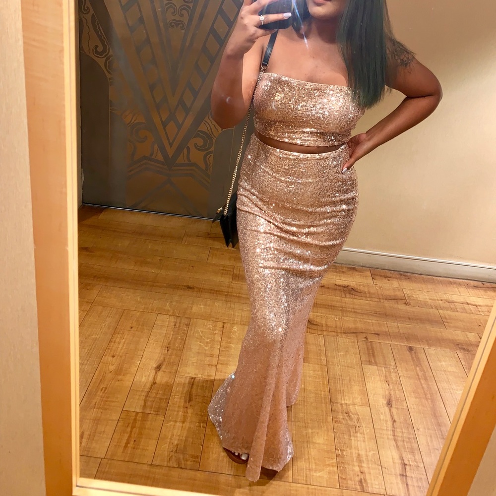 ROSE GOLD SEQUINS 2 PIECE DRESS! LIKE NEW